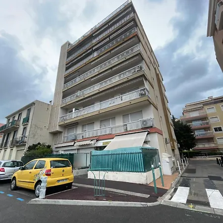 Beau T2 Climatise Grande Terrasse Plage A 2 Min, Parking